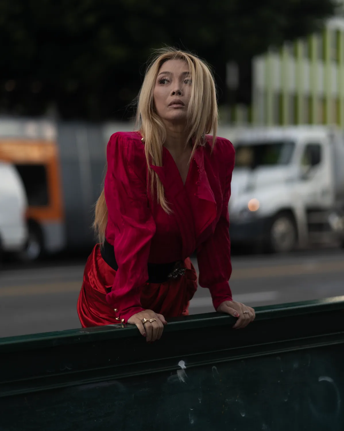 Portrait mode en extérieur urbain — shooting photo Studio Raneem